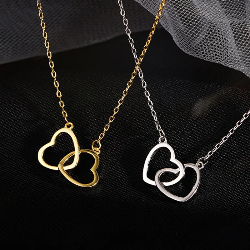 Collar Doble Corazón Enlazado – Acabado en Oro/Plata, Regalo Elegante para Pareja o Amistad